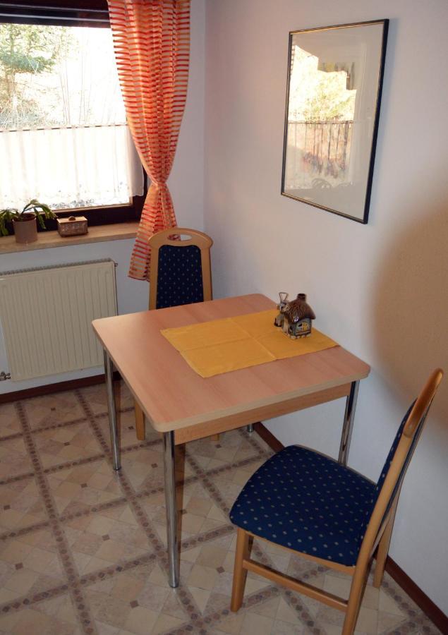 Kleine Einfache Ferienwohnung In Malerischer Umgebung Salzburgs Koppl Exteriör bild